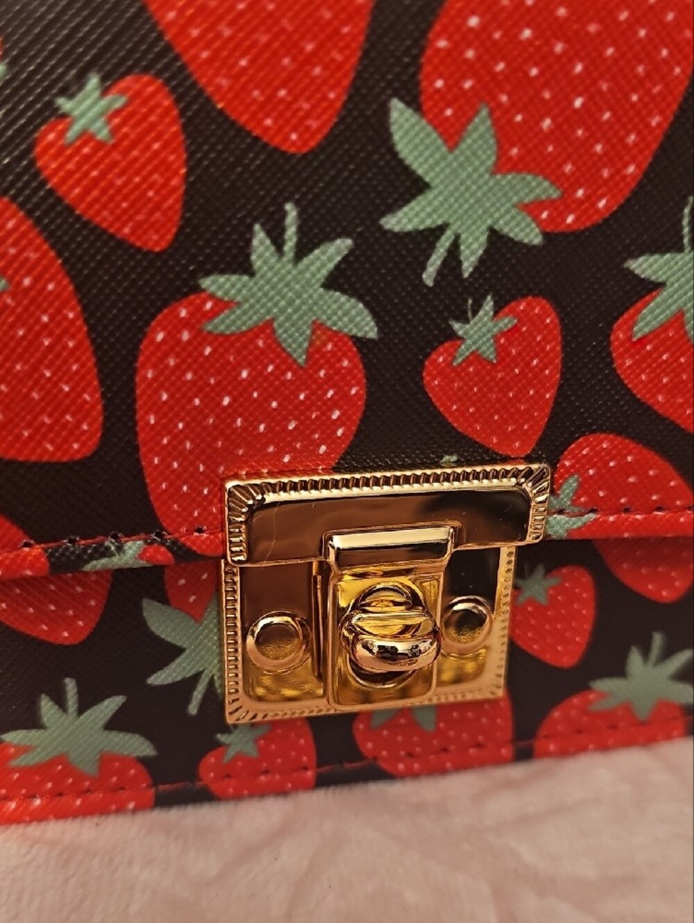 Strawberry Print Crossbody Shoulder Bag - Comes With 1 Free Charm - Picture 2 of 7